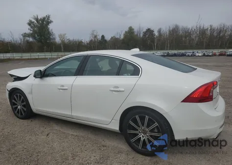 2017 Volvo S60 Platinum z USA, uszkodzony, nr VIN LYV402TM3HB141168